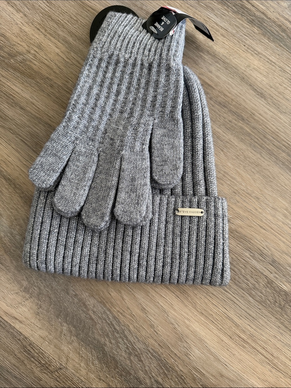 Steve Madden Gray Rib Knit Beanie & Gloves Set